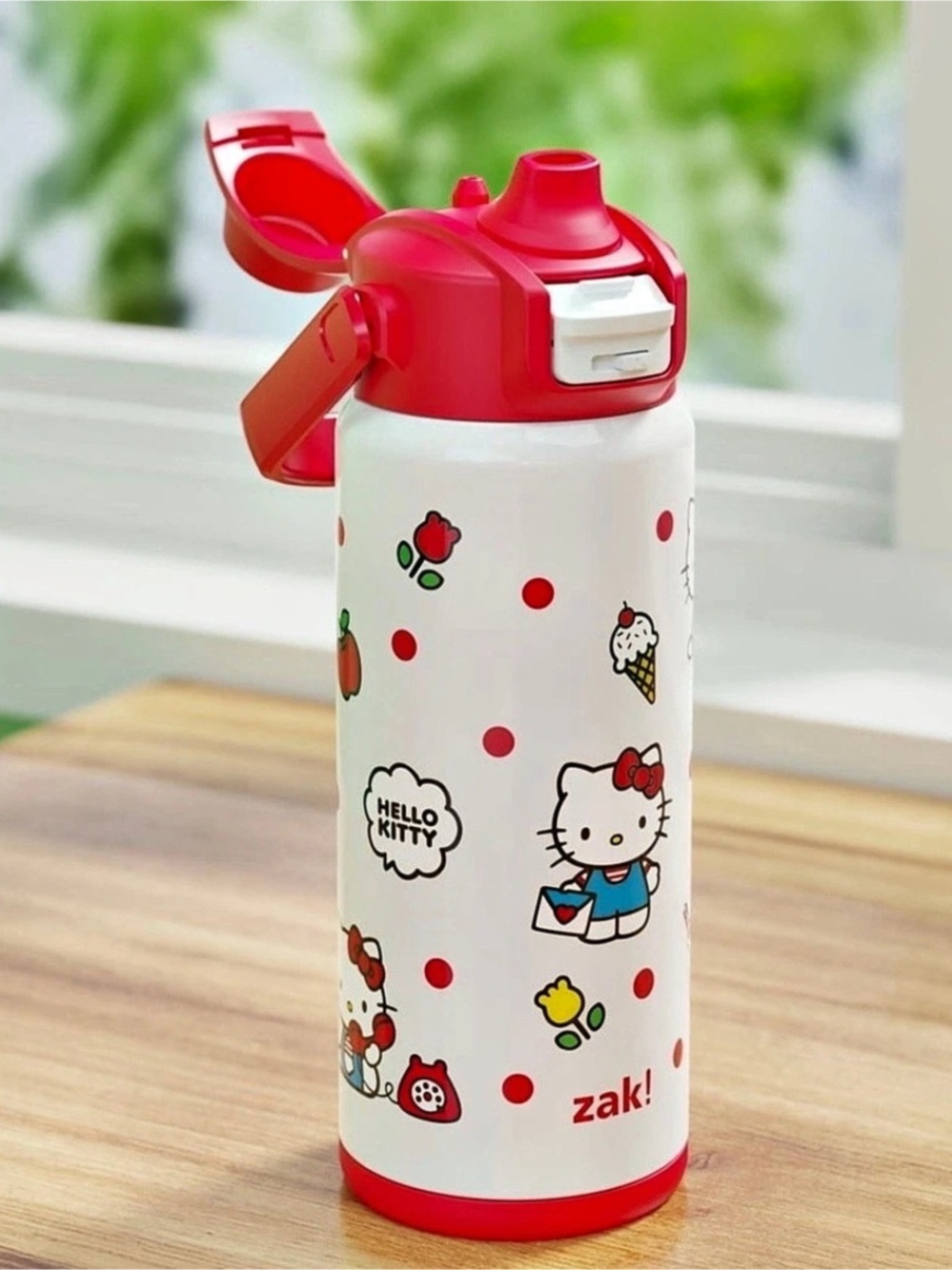 Zak! Hello Kitty 20 oz Insulated Stainless Steel Bottle! Hello Kitty